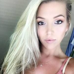 Meet your Posher, Candice